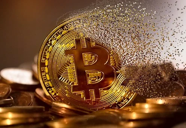 刚刚跌破34000美元，比特币为何又暴跌？年内跌幅近30%！