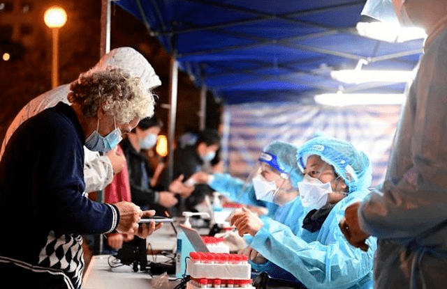香港新增约7000例确诊病例，今日开始建设方舱医院