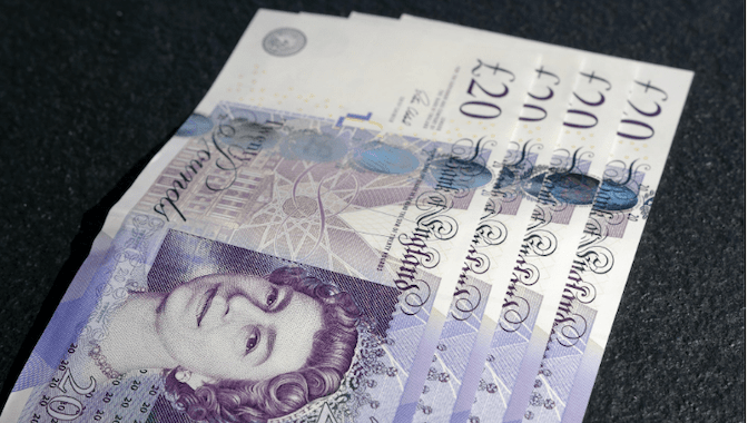 在英国政府不确定的情况下，英镑兑美元跌至1.20