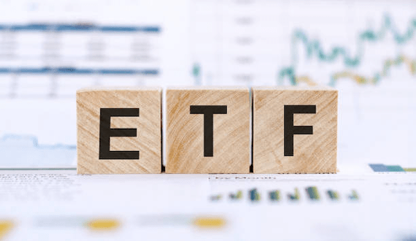 外汇经纪商 – ETF对比共同基金. 第2部分