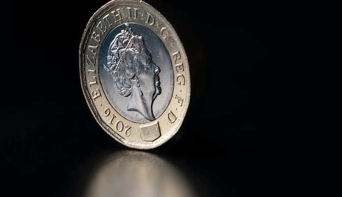 随着英国央行取消养老金支持，交易员集体抛售英镑