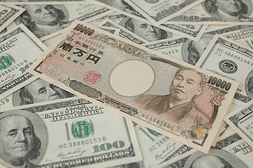 日元跌至30年低位 MF支持日本继续宽松，称干预日元效果短暂