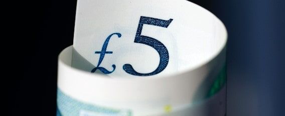 英国经济：在黯淡的指标和富有弹性的富时 100 指数中寻求平衡