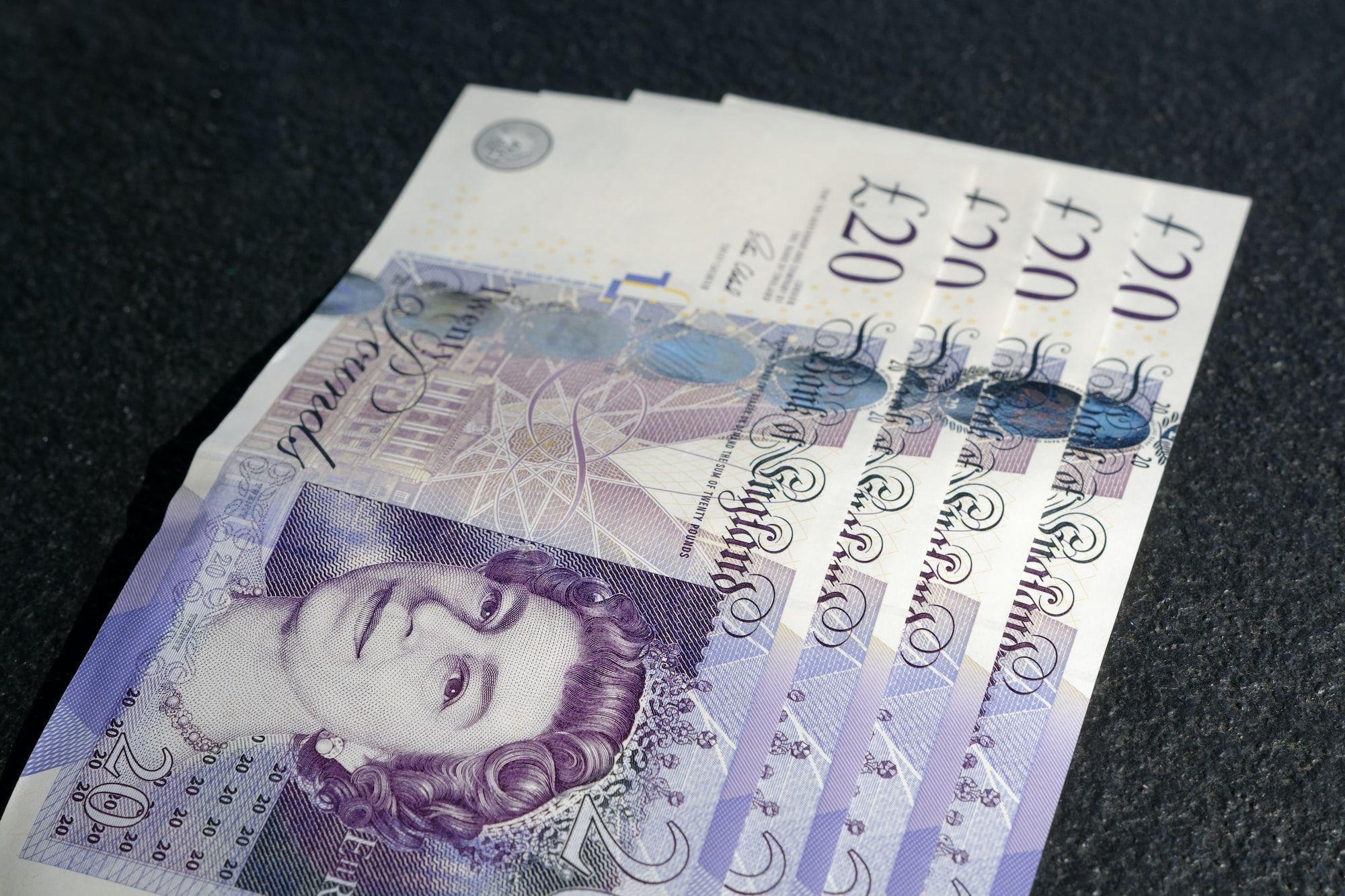 英镑/美元分析：GDP 消息公布后 3 个月价格最低