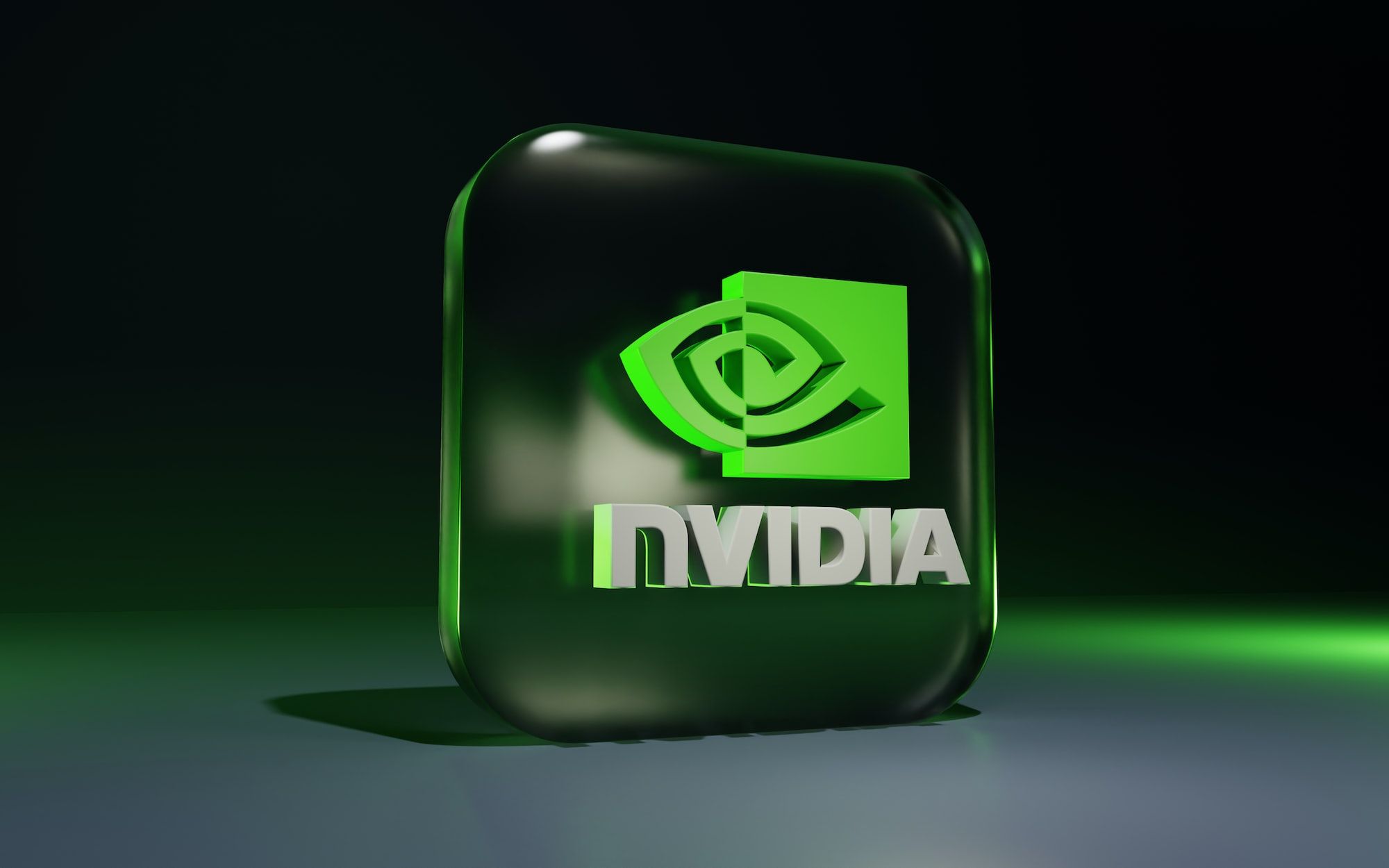 NVDA 分析：新芯片消息推动股价触及两个月新高