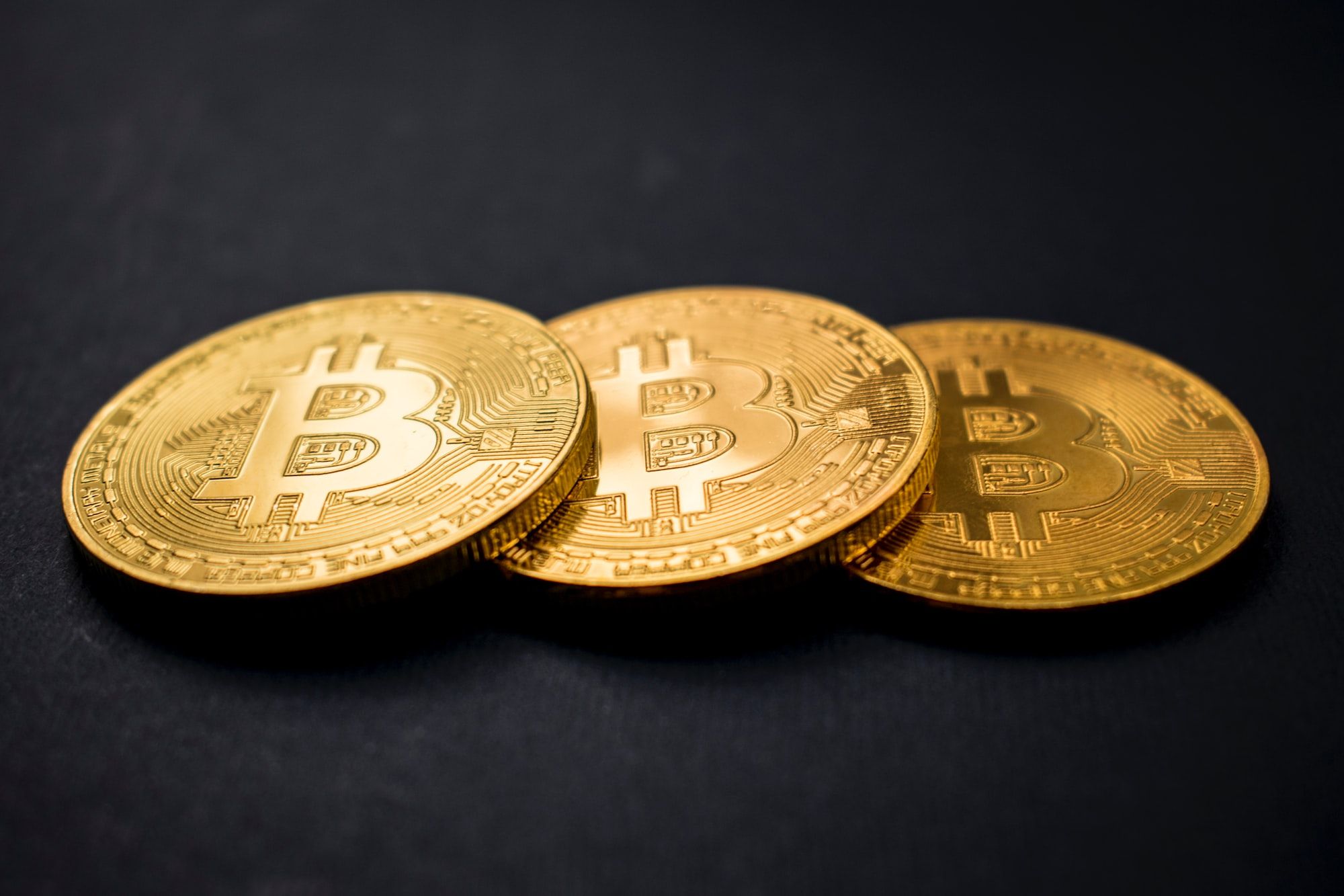 BTC/USD 价格和“三只黑乌鸦”模式