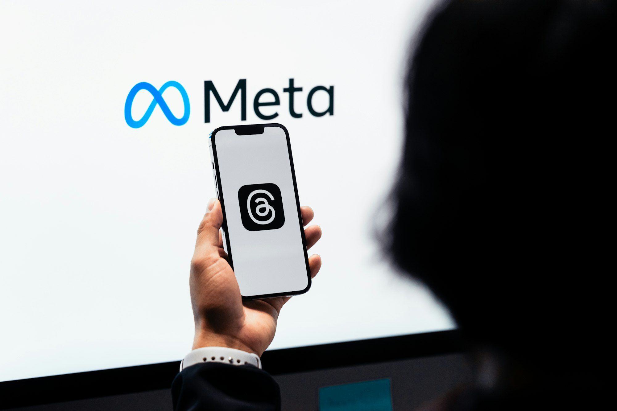 得益于首次派息，Meta 股价飙升至创纪录水平