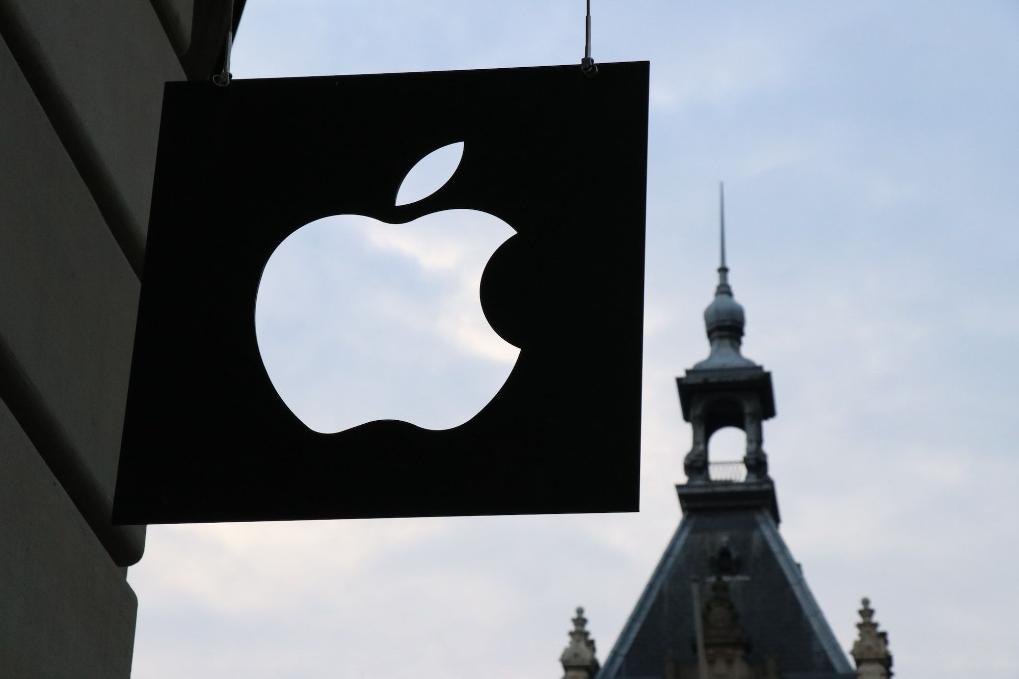 报告发布后 AAPL 股价下跌 3%