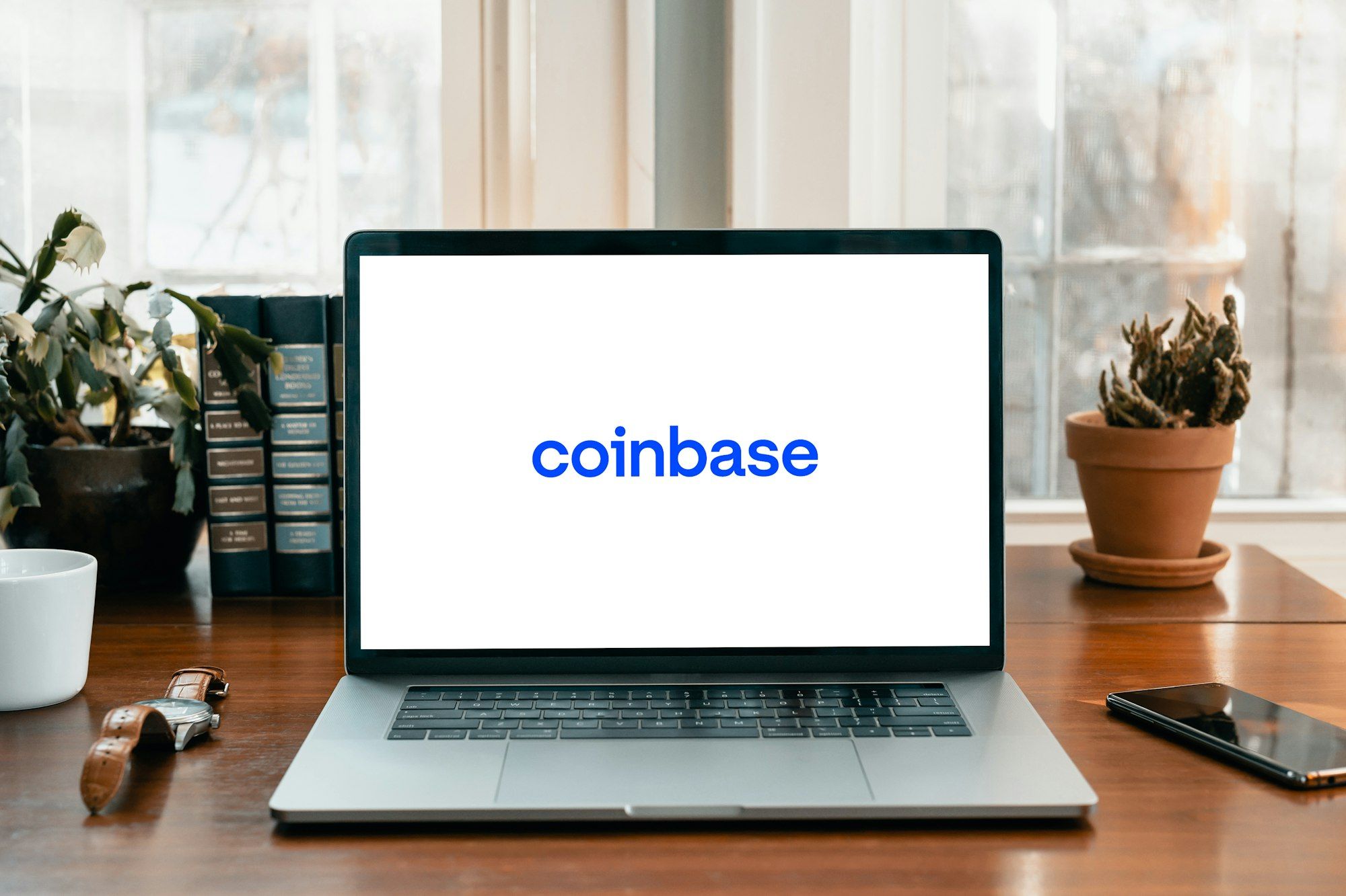 Coinbase (COIN)股价跌破200美元