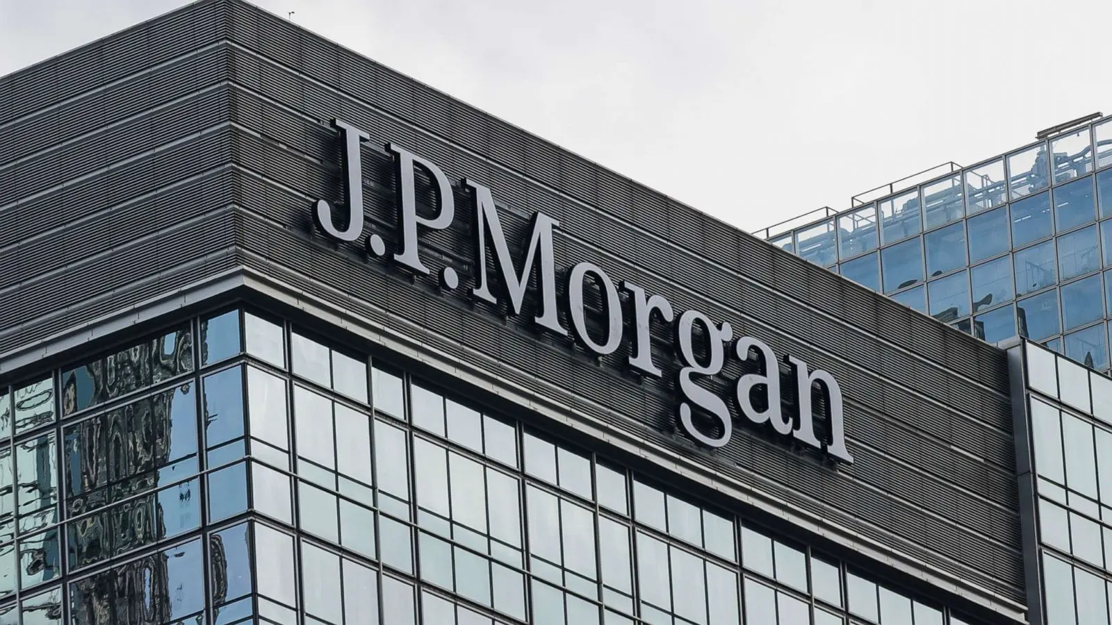 摩根大通 (JPM) 股价在收益报告发布后上涨超过 4%