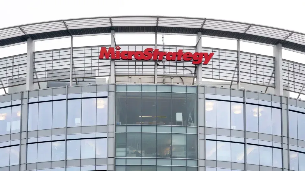 MicroStrategy (MSTR) 股价 11 月飙升逾 60%